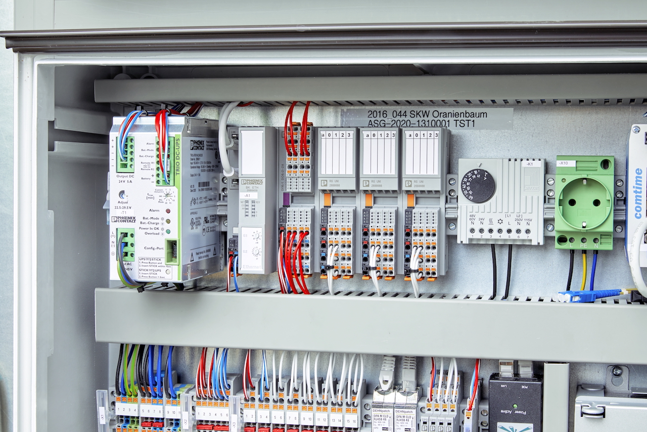 Reactive power control through the night - Living Business